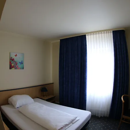 מלון Am Rathaus 3*